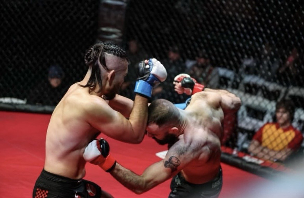Michael Davtyan slipping under a punch